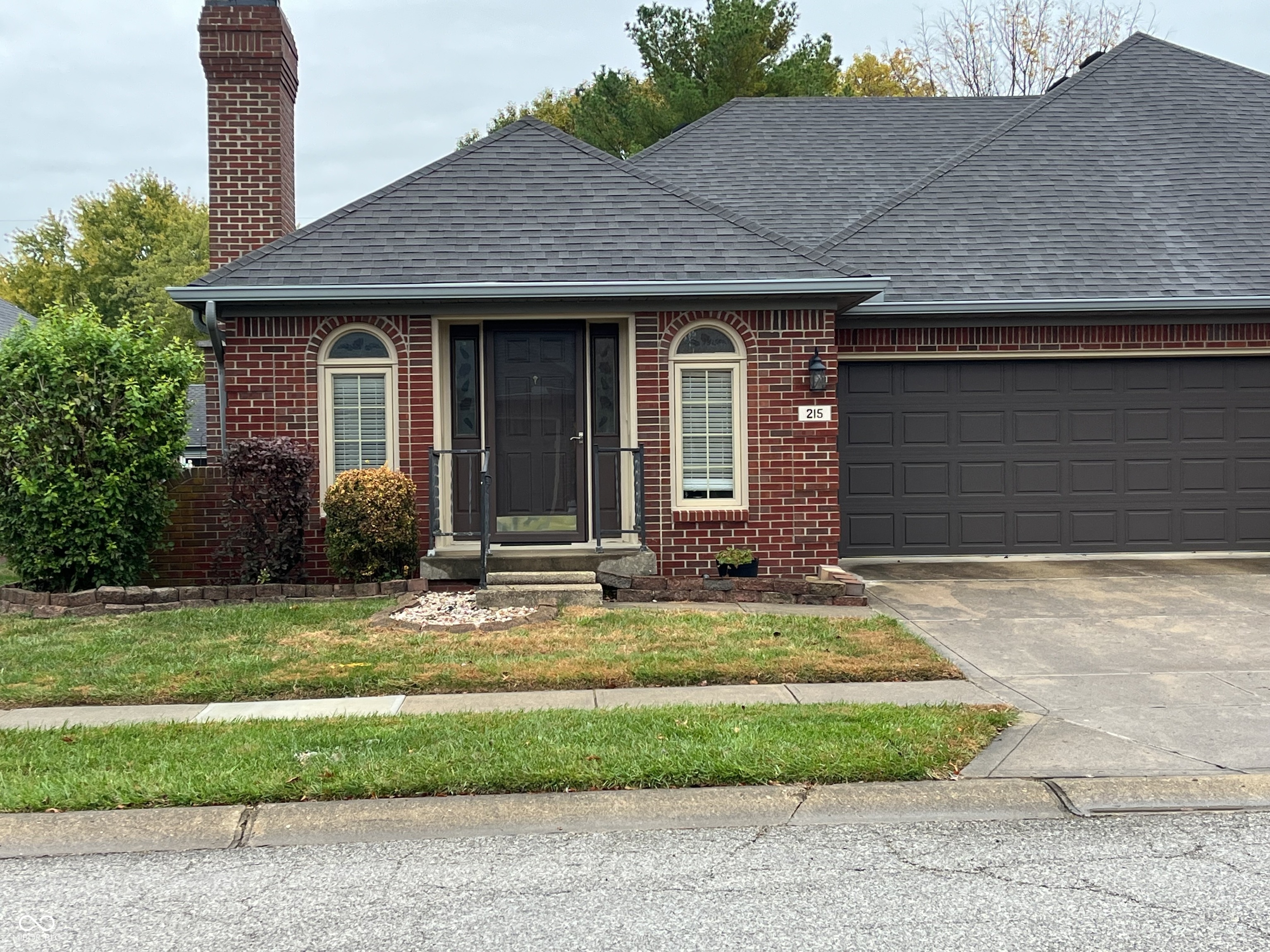 215 Andrews Boulevard East Drive