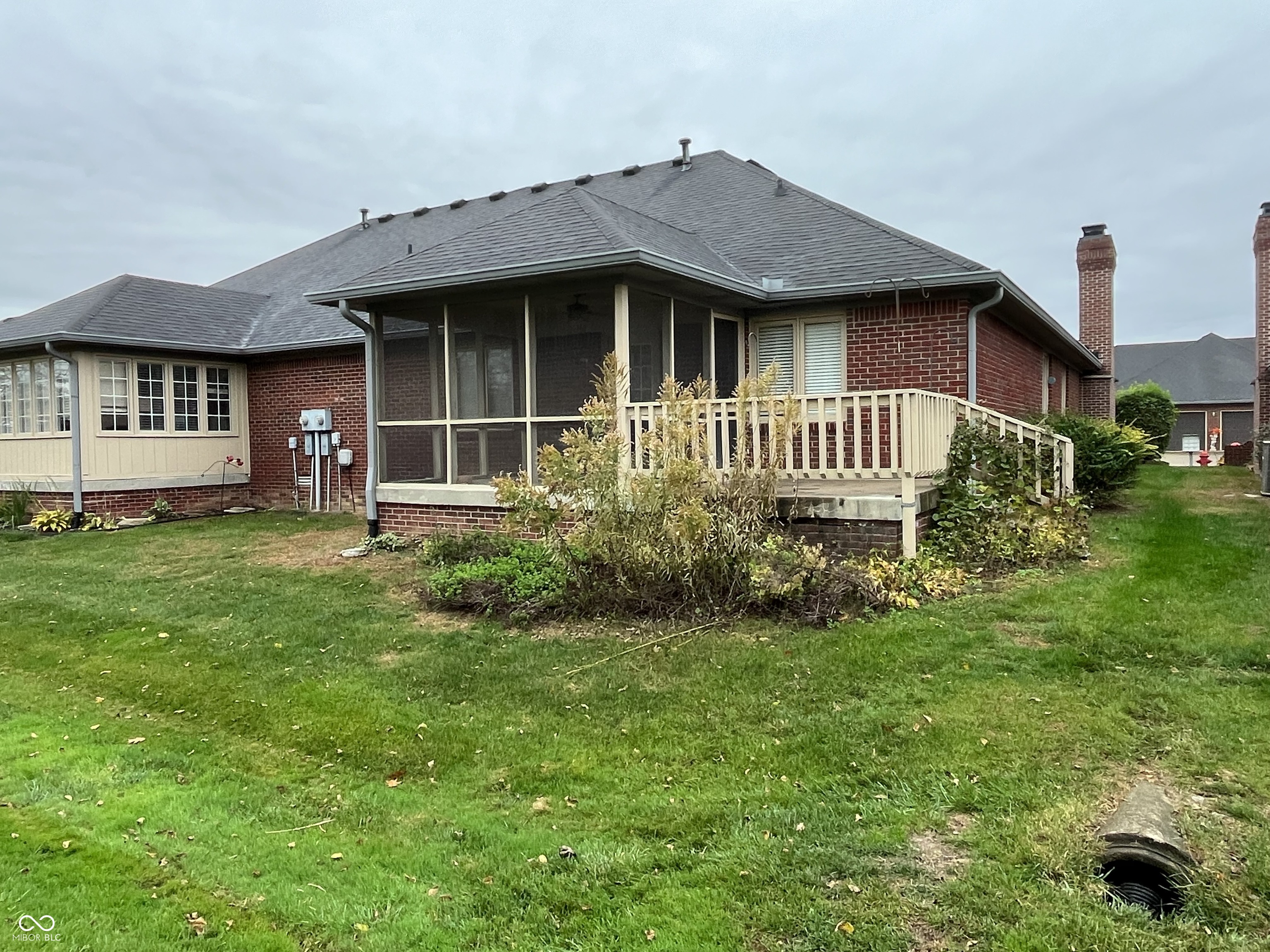 215 Andrews Boulevard East Drive