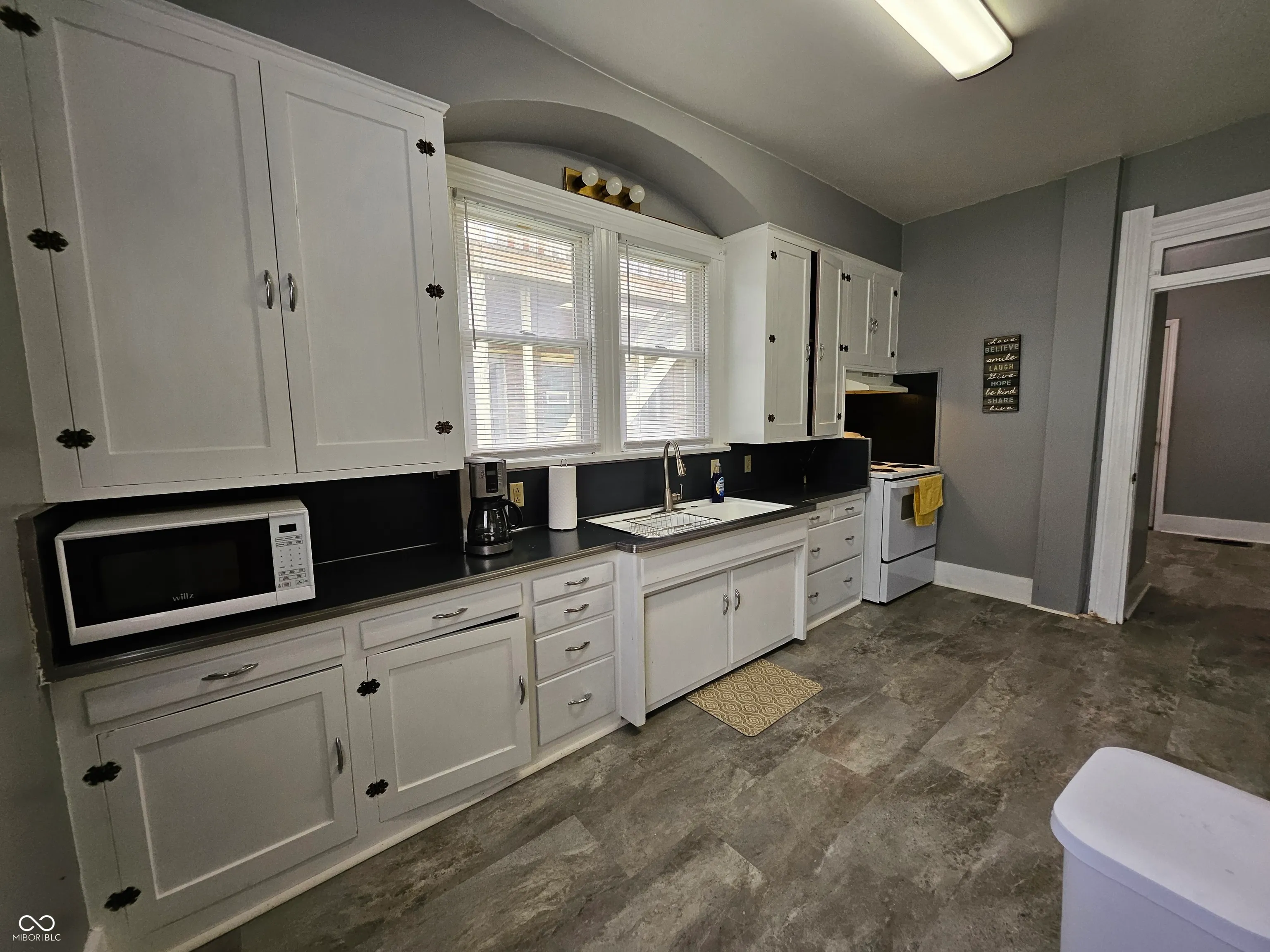 Anderson, Indiana 46016, United States, 3 Bedrooms Bedrooms, ,2 BathroomsBathrooms,Residential,Active,158966