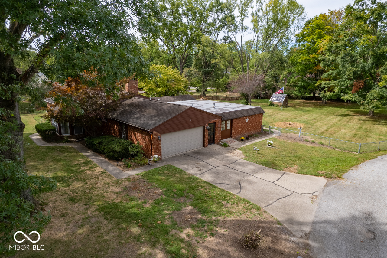 Photo 2 of 30 of 50 Fairhurst Court house
