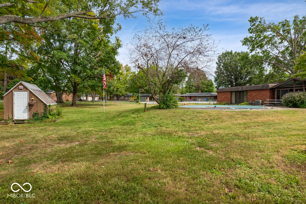 Photo 9 of 30 of 50 Fairhurst Court house