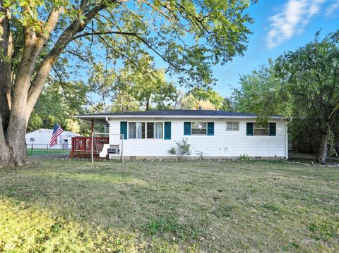 Photo of 614 Hillcrest Drive, Westfield, IN 46074 (MLS # 22066178)