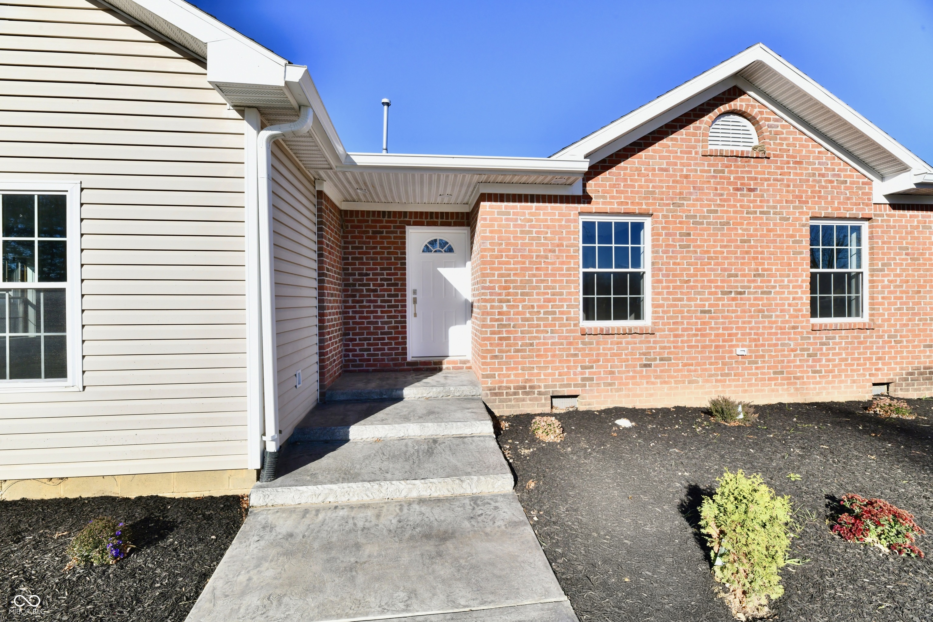 8874 W Old Fort Road