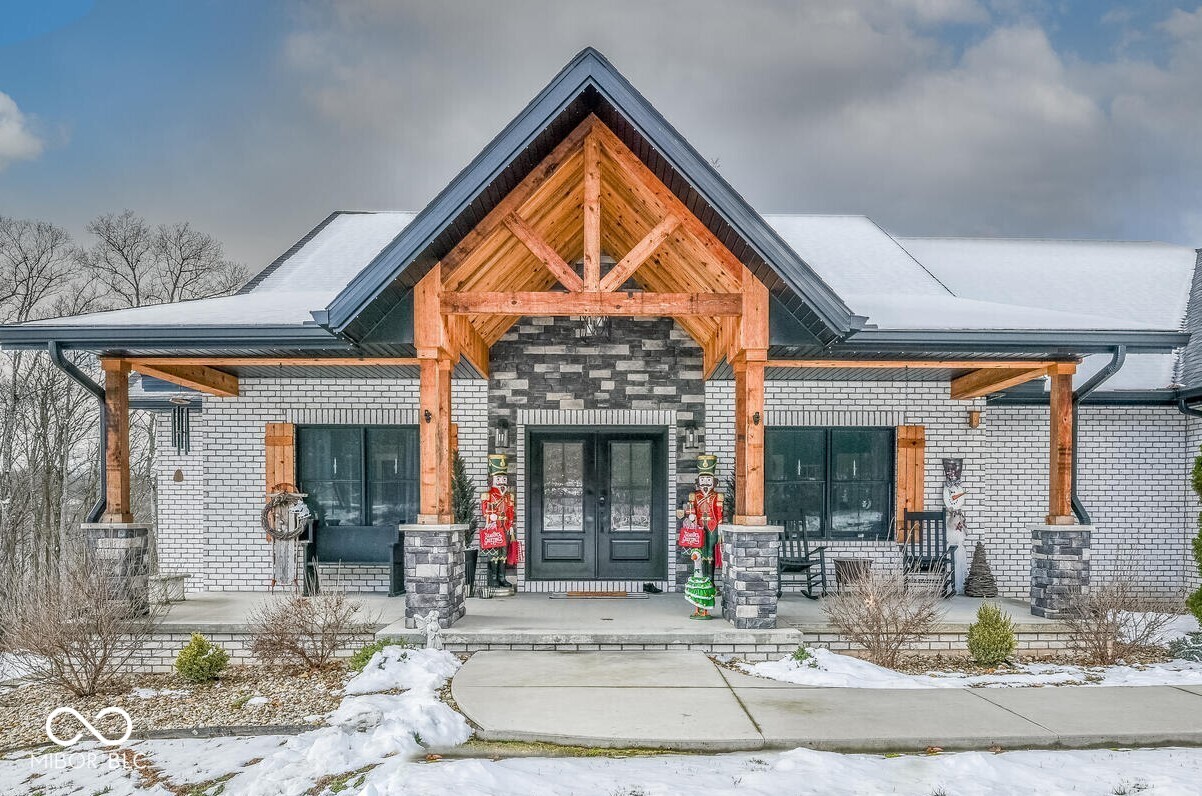 9218 S Foggy Ridge Lane