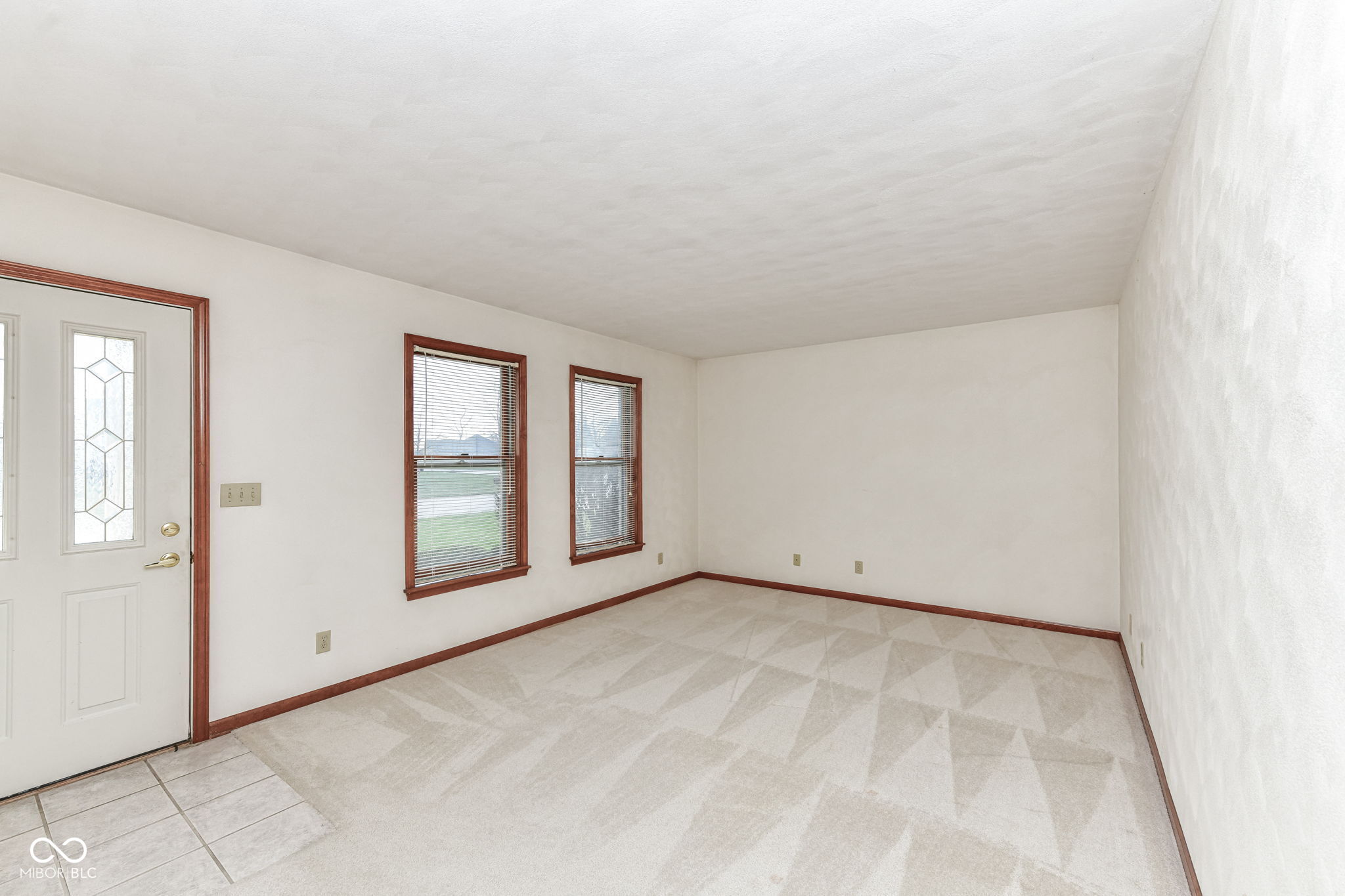 725 Santa Fe Boulevard