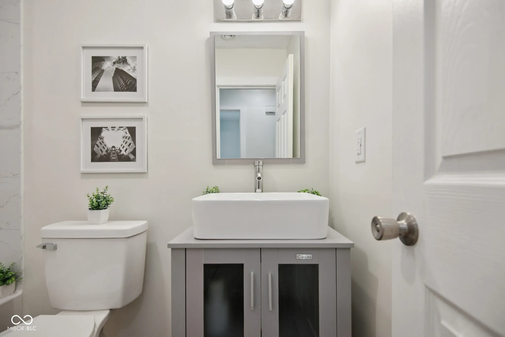 Hope, Indiana 47246, United States, 4 Bedrooms Bedrooms, ,1 BathroomBathrooms,Residential,Active,209014