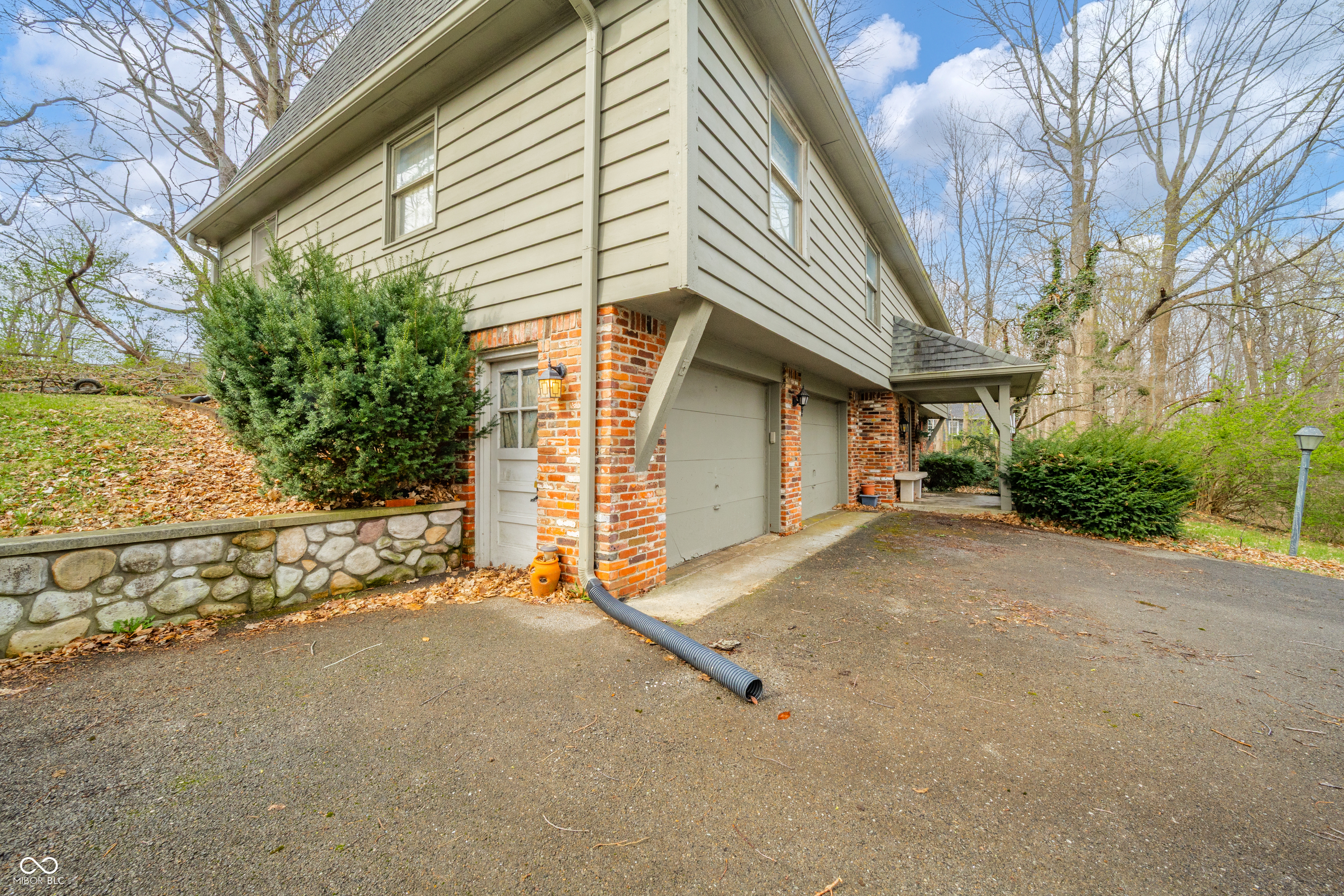 3830 Springfield Overlook Street