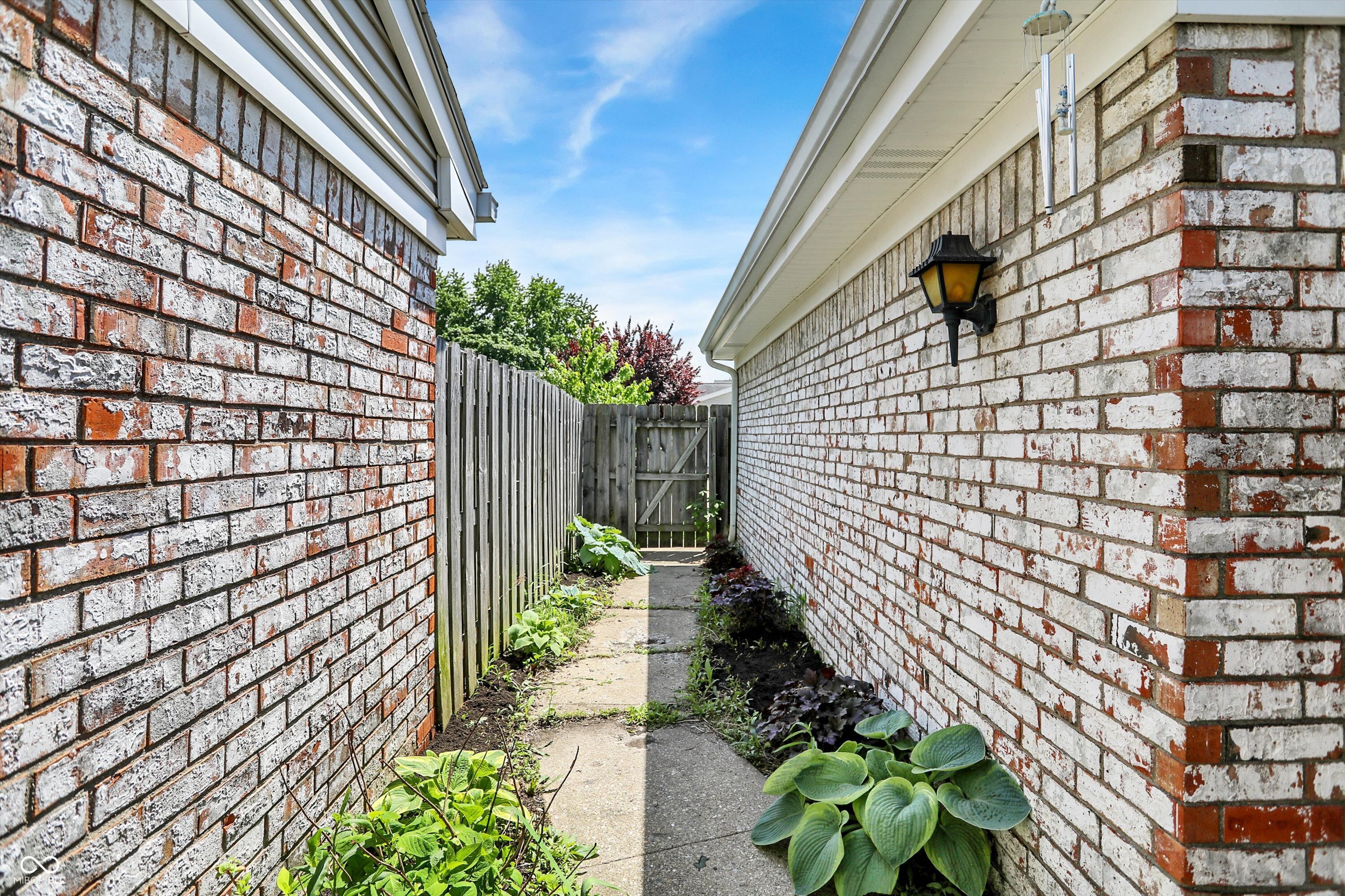 7642 Lancer Lane