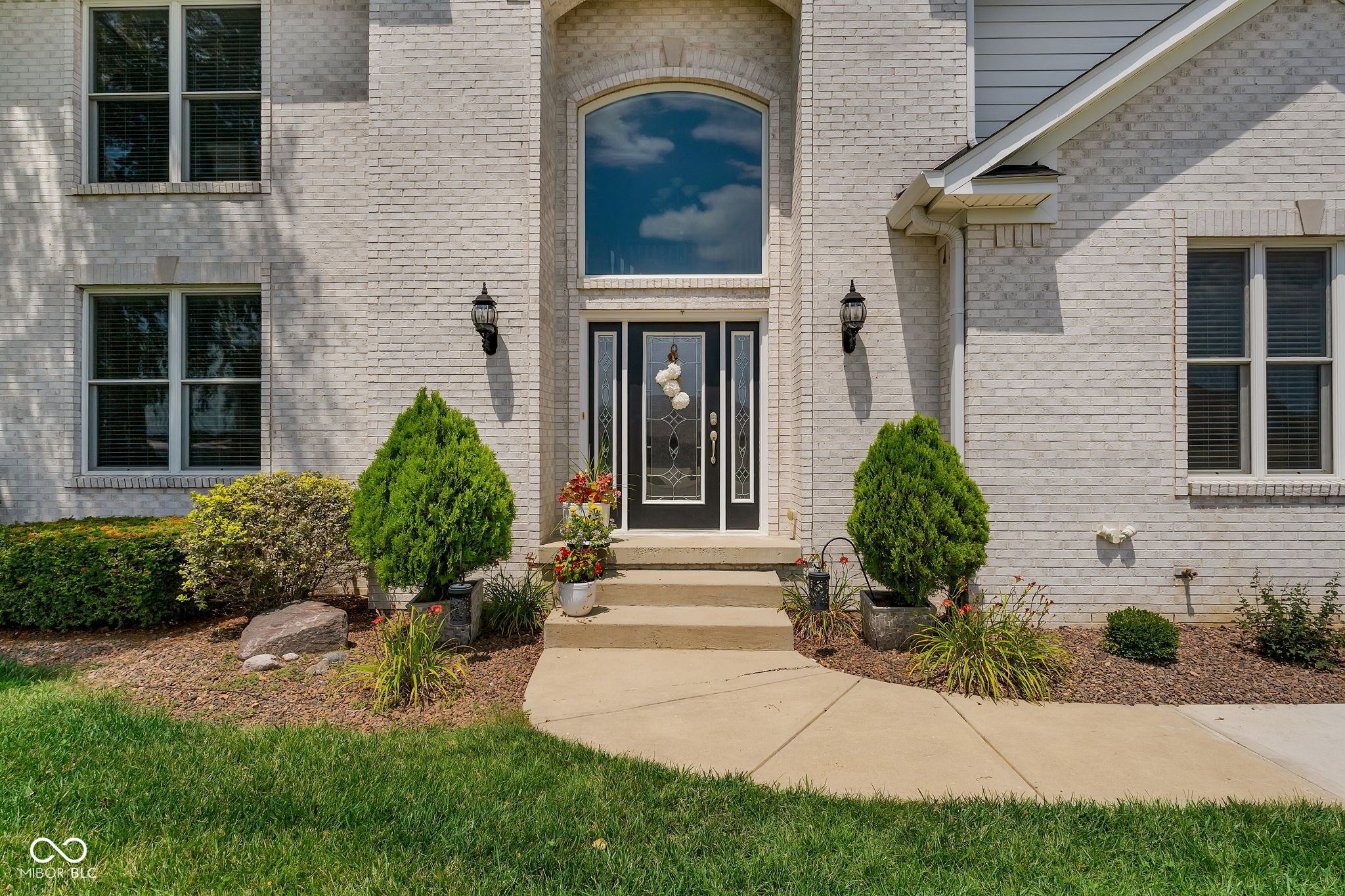 1008 Red Oak Drive