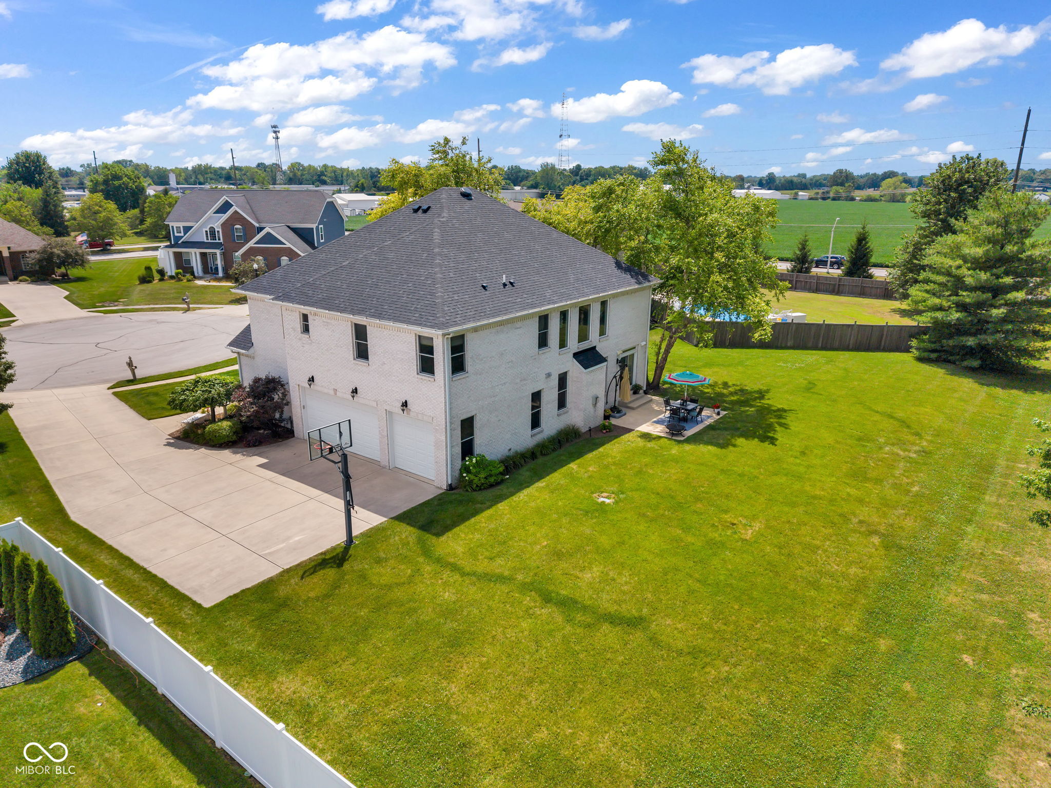 1008 Red Oak Drive