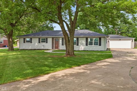 Photo of 670 Griffith Road, Greenwood, IN 46143 (MLS # 22107854)