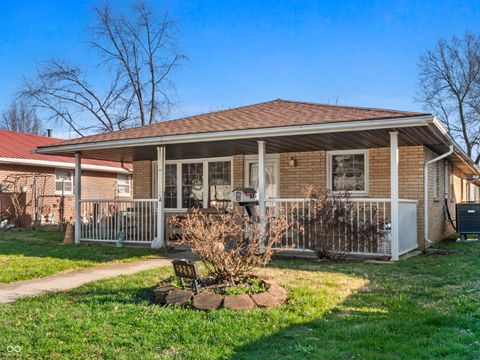 Photo of 2263 Wallace Avenue, Columbus, IN 47201 (MLS # 22089456)