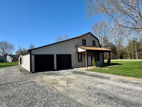Photo of 112 Lincoln Hills, Coatesville, IN 46121 (MLS # 22094442)
