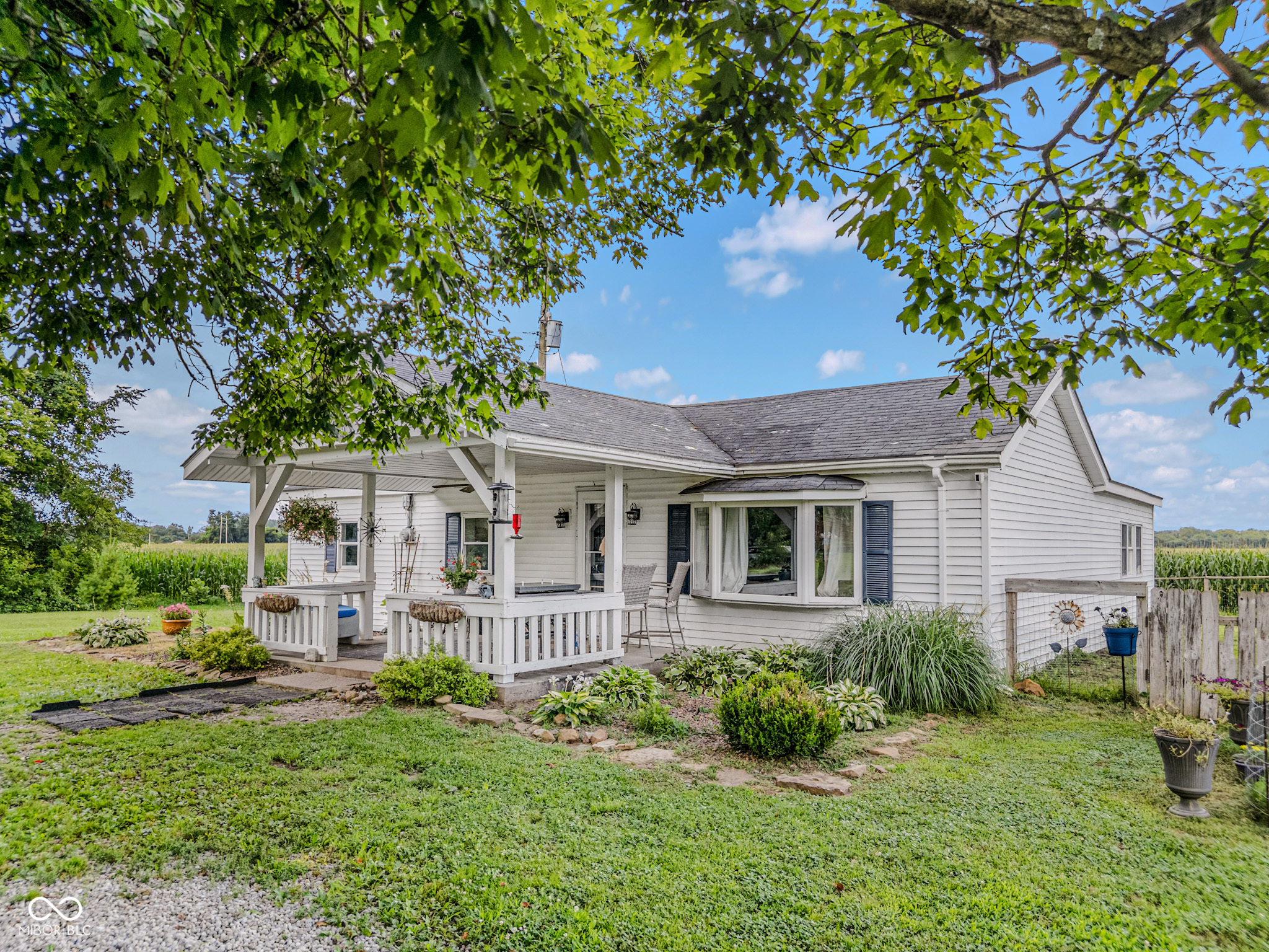 5653 S Jonesville