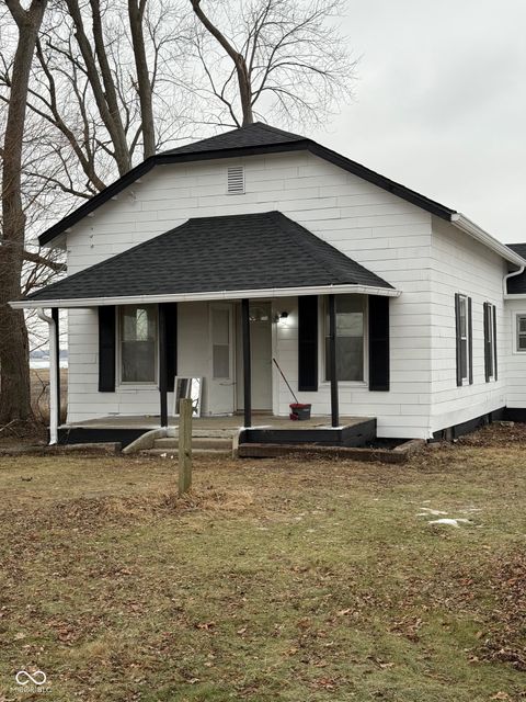 Photo of 968 E 550 N, Crawfordsville, IN 47933 (MLS # 22076720)