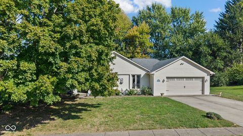 Photo of 609 La Reforma Drive, Greenwood, IN 46143 (MLS # 22068545)