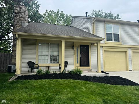 Photo of 2526 E Chaseway Court, Indianapolis, IN 46268 (MLS # 22094863)