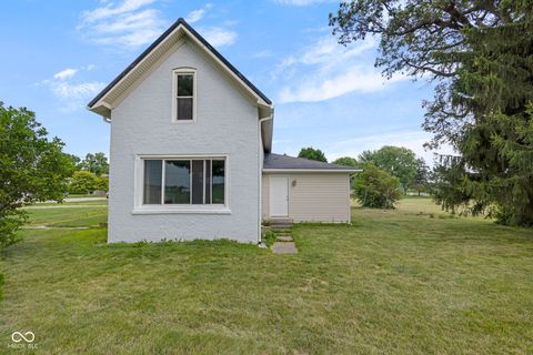 Photo of 1615 S Main Street, Tipton, IN 46072 (MLS # 22052150)