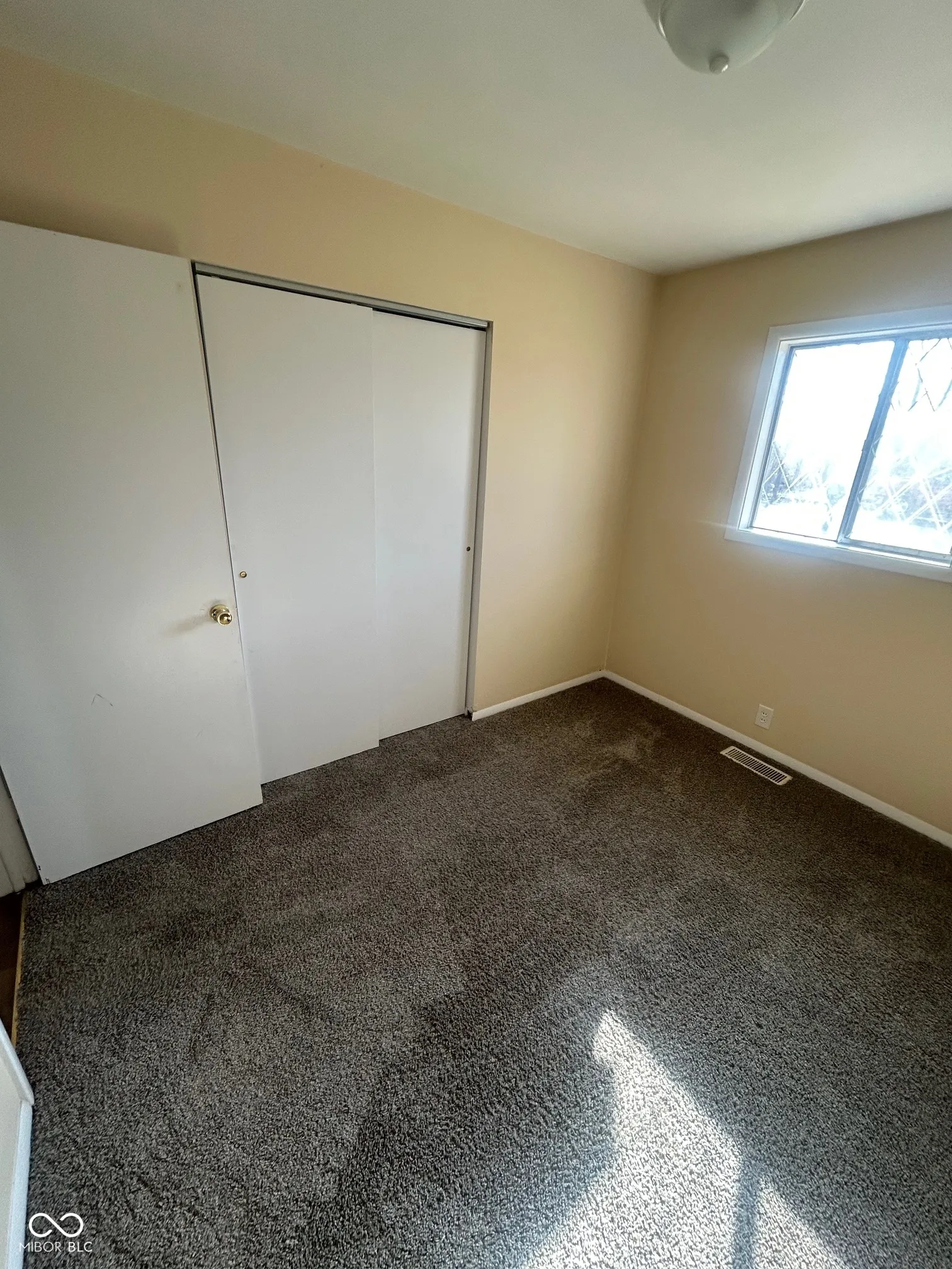 Muncie, Indiana 47302, United States, 3 Bedrooms Bedrooms, ,1 BathroomBathrooms,Residential,Pending,9258