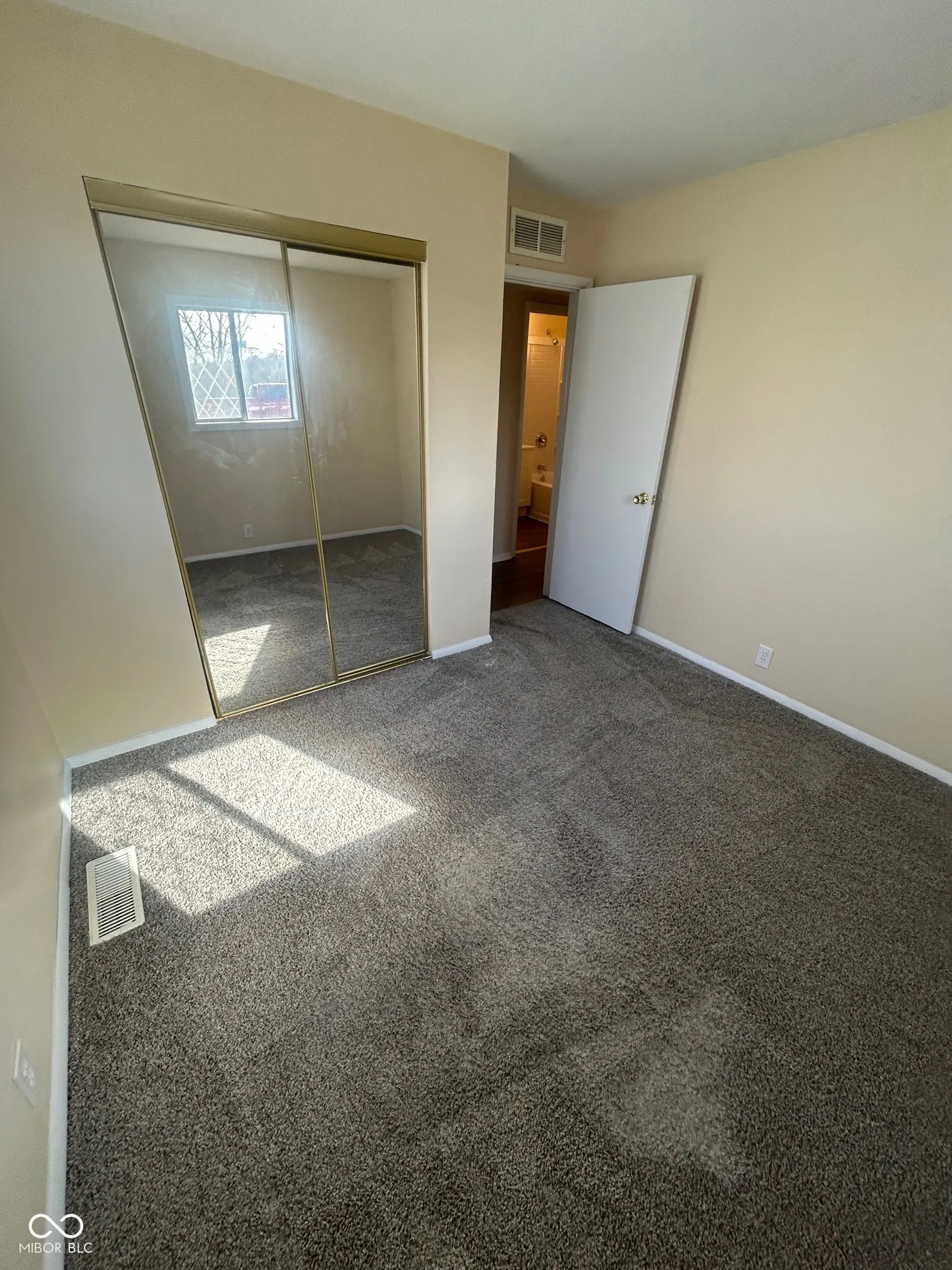 Muncie, Indiana 47302, United States, 3 Bedrooms Bedrooms, ,1 BathroomBathrooms,Residential,Pending,9258