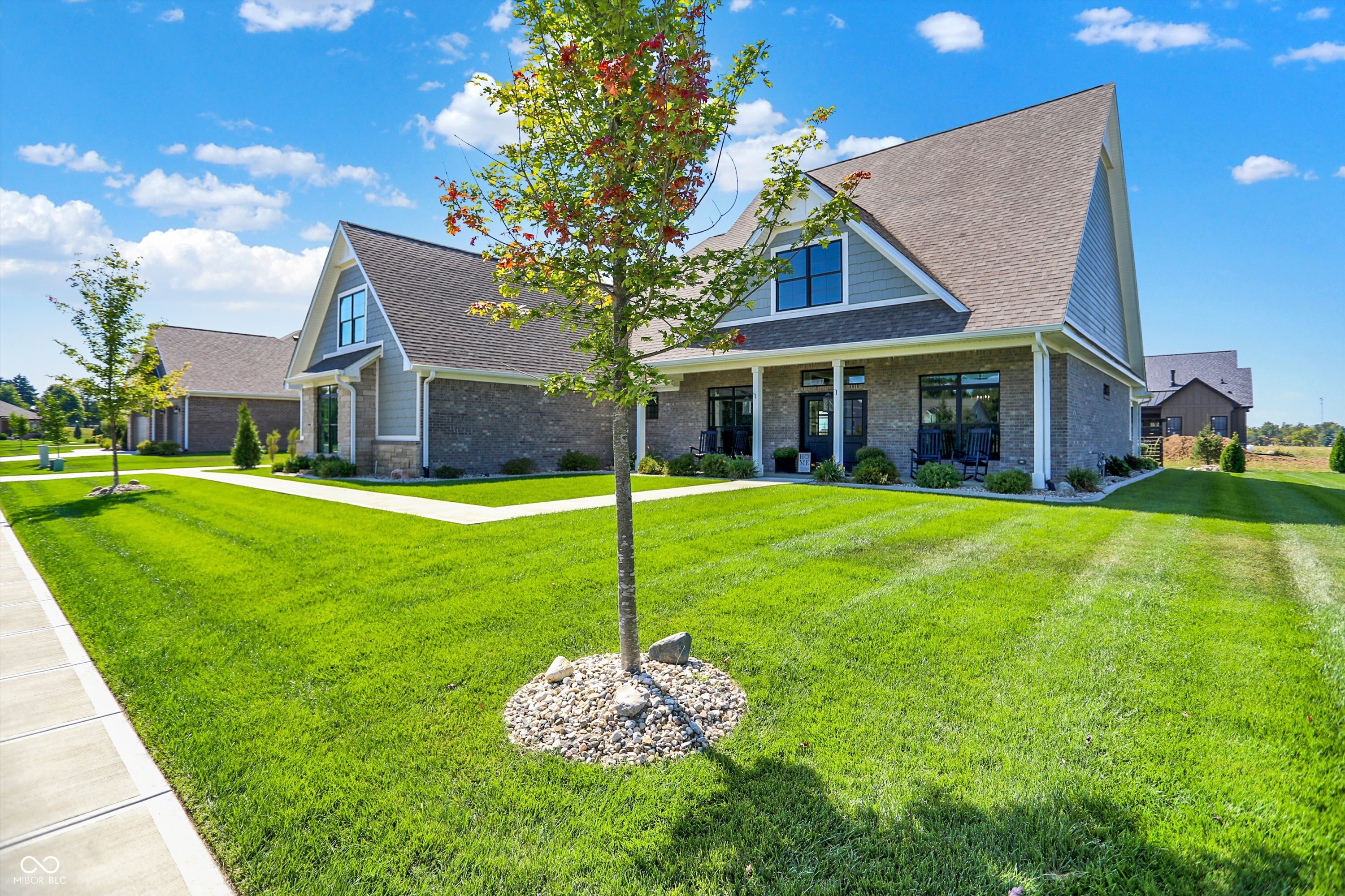 1246 Meadowbrook Lane