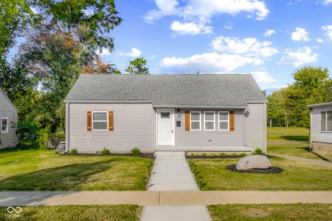 Photo of 1534 Lawton Avenue, Columbus, IN 47201 (MLS # 22062709)