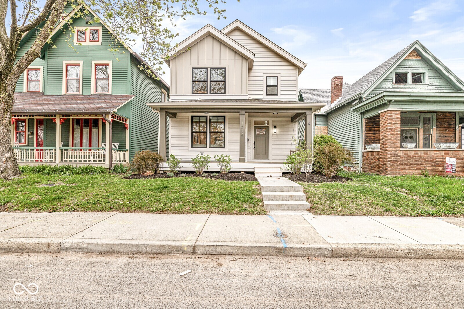 1214 E New York Street