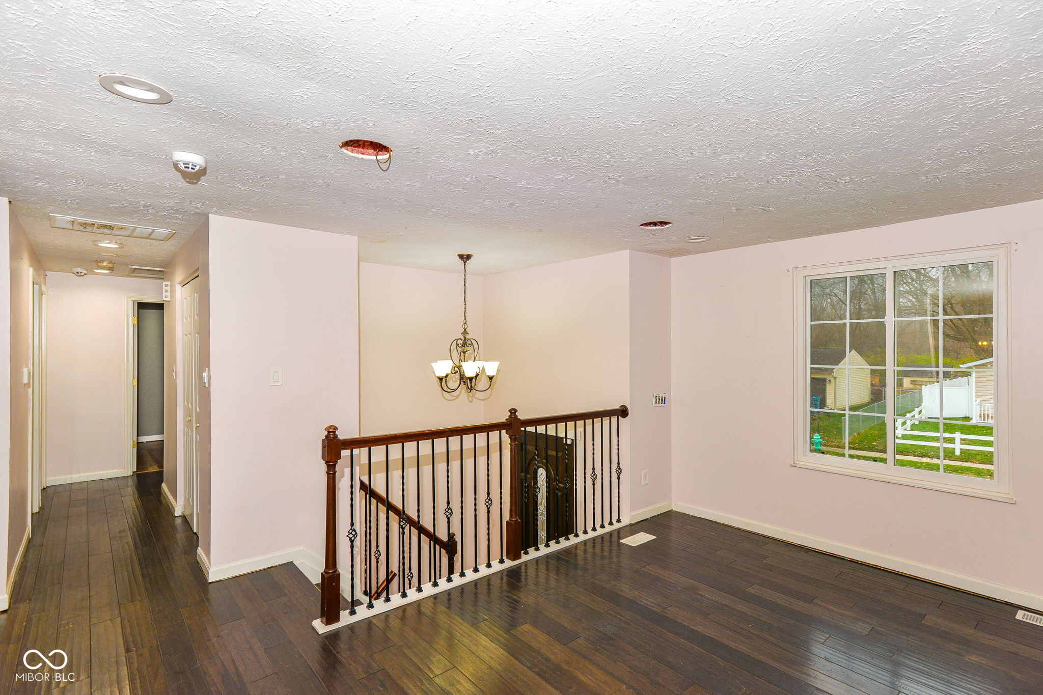 6911 Littleton Drive