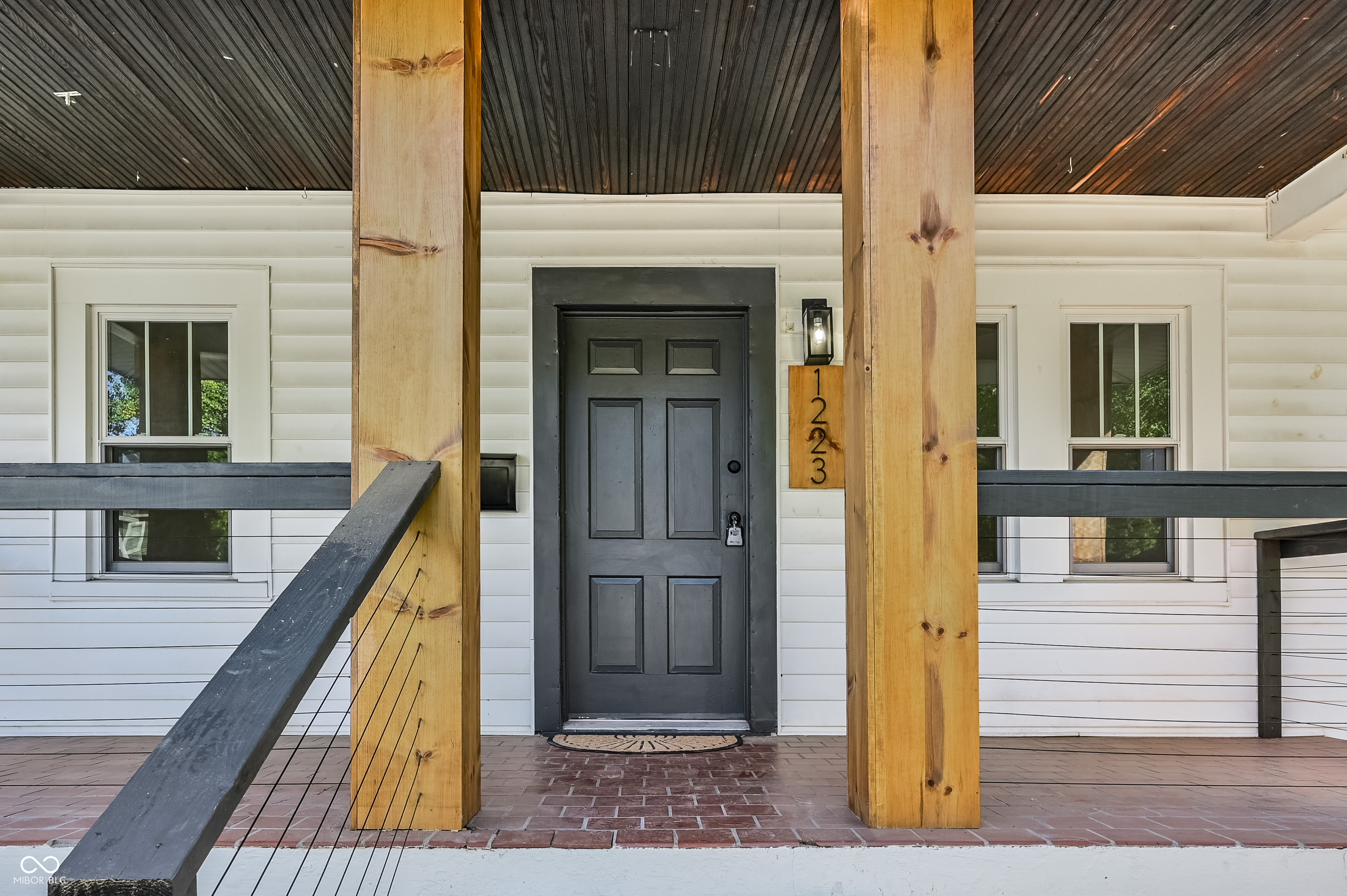 1223 N Temple Avenue