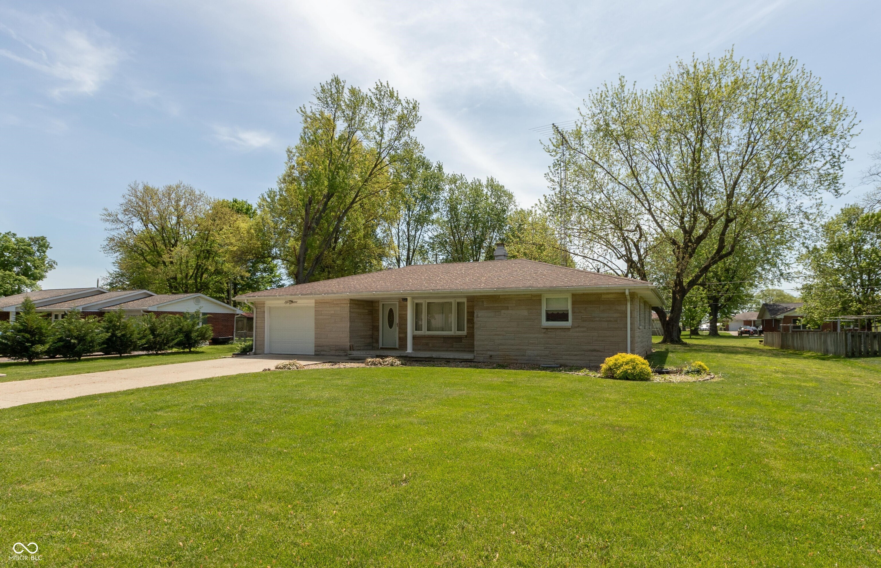 800 Greenbrier Drive