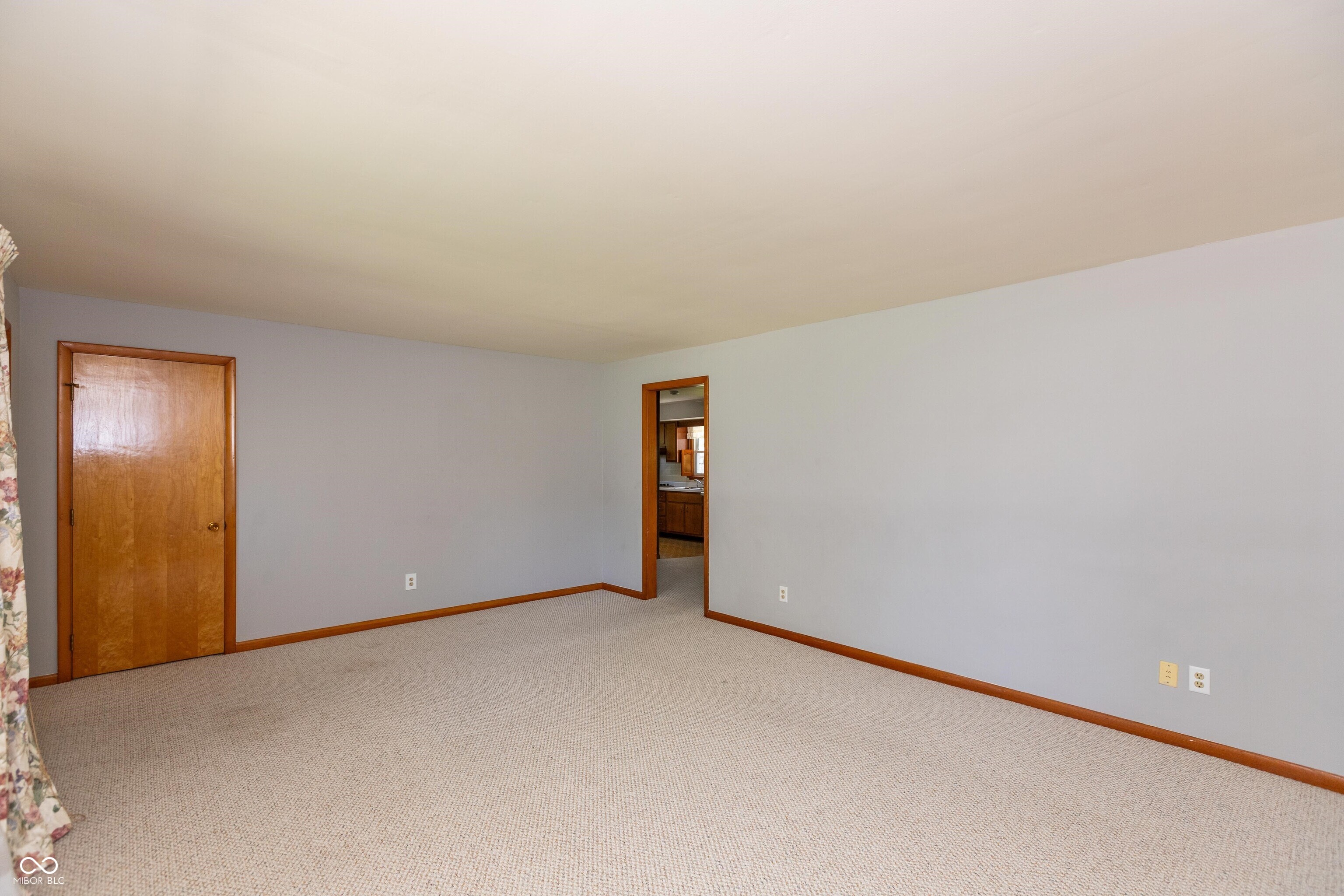 800 Greenbrier Drive