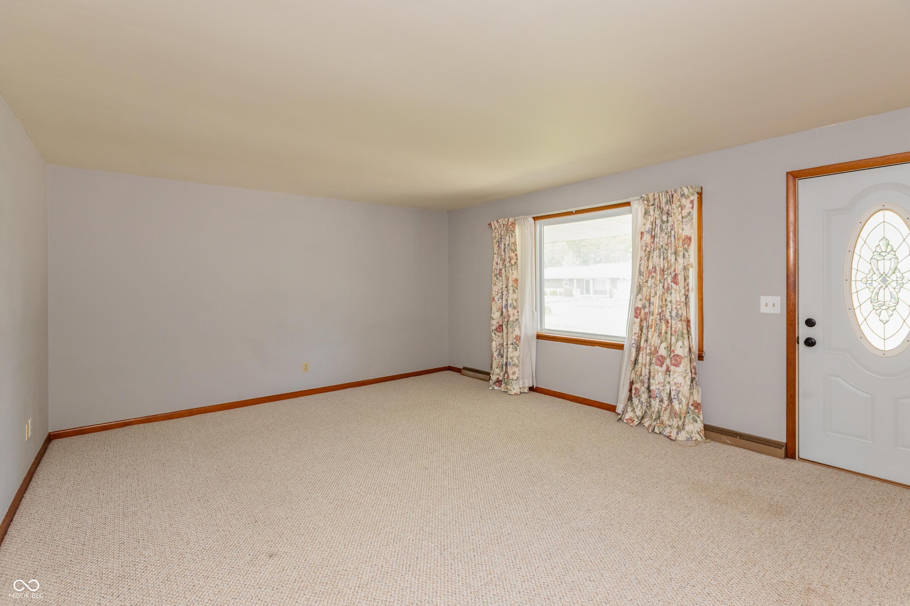 800 Greenbrier Drive