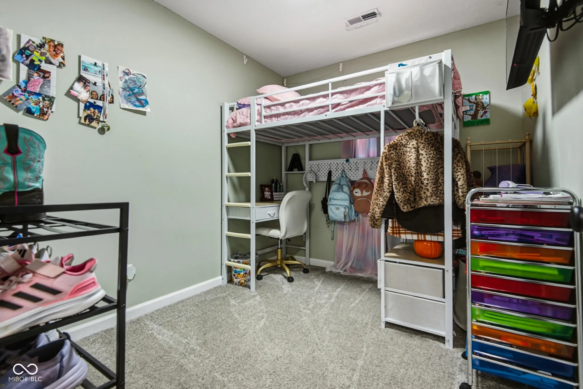 Columbus, Indiana 47201, United States, 3 Bedrooms Bedrooms, ,1 BathroomBathrooms,Residential,Active,249826