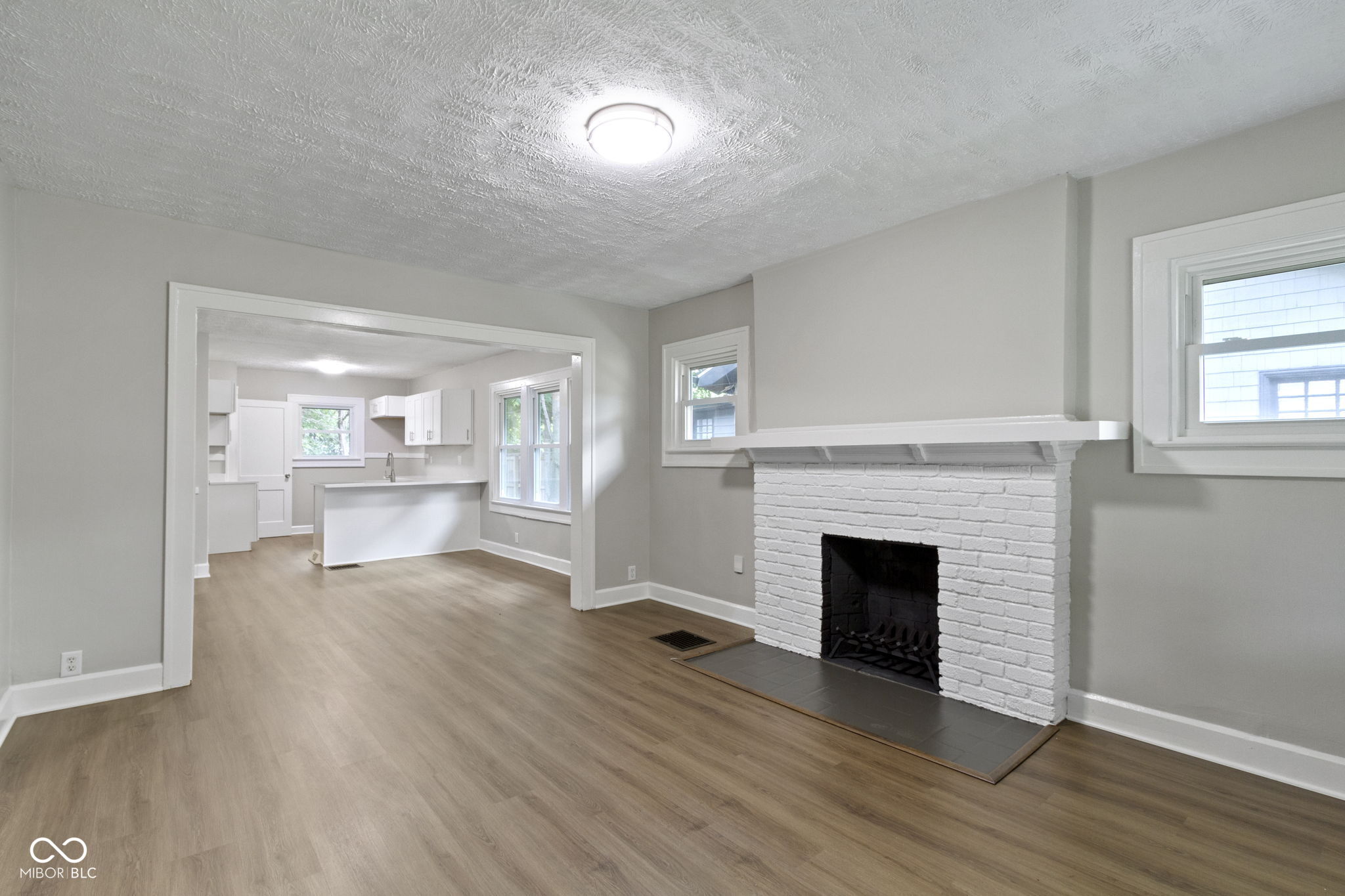 3923 Winthrop Avenue