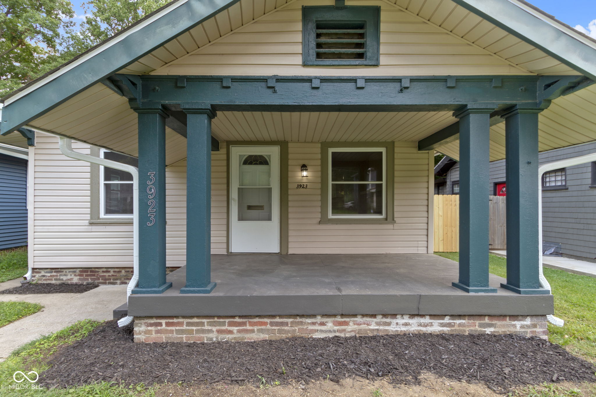 3923 Winthrop Avenue