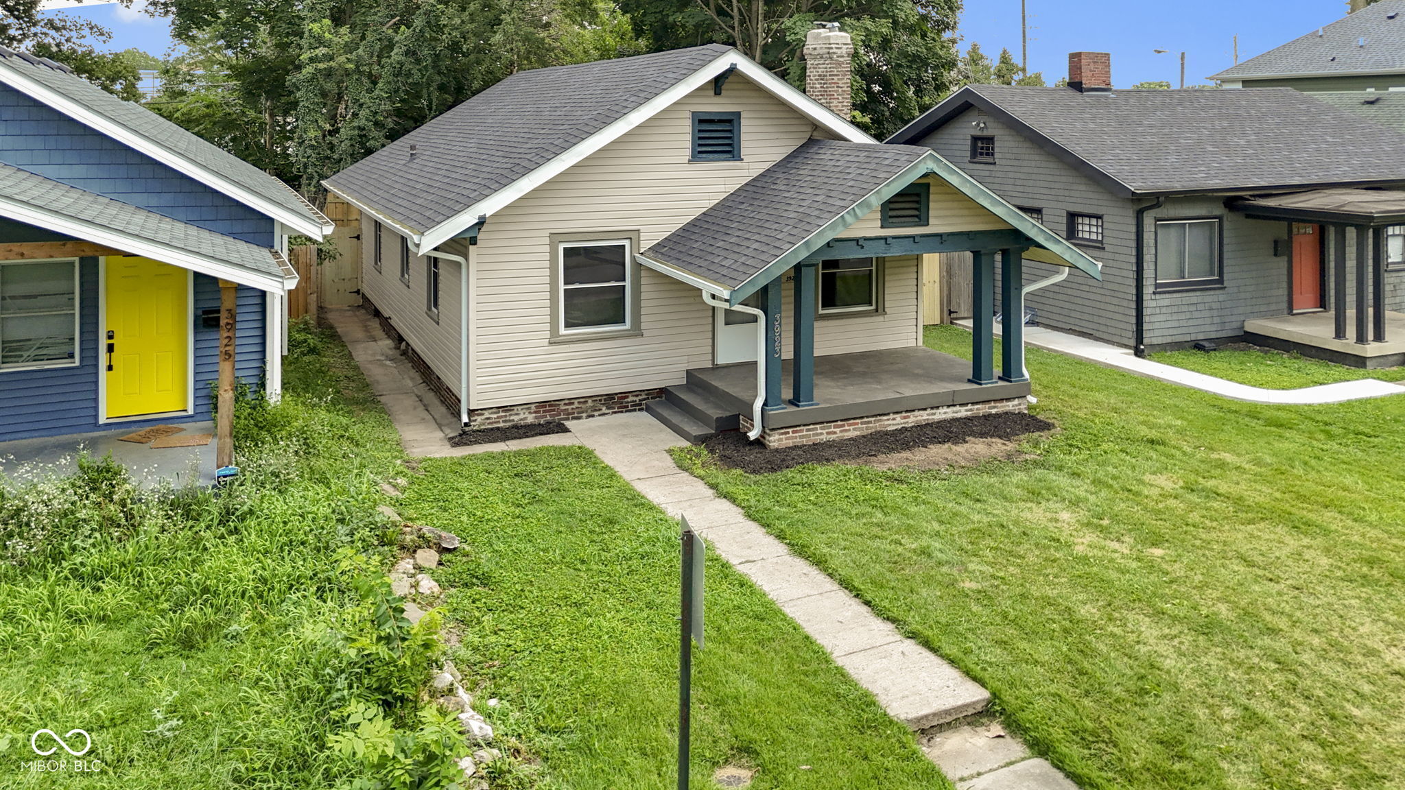 3923 Winthrop Avenue