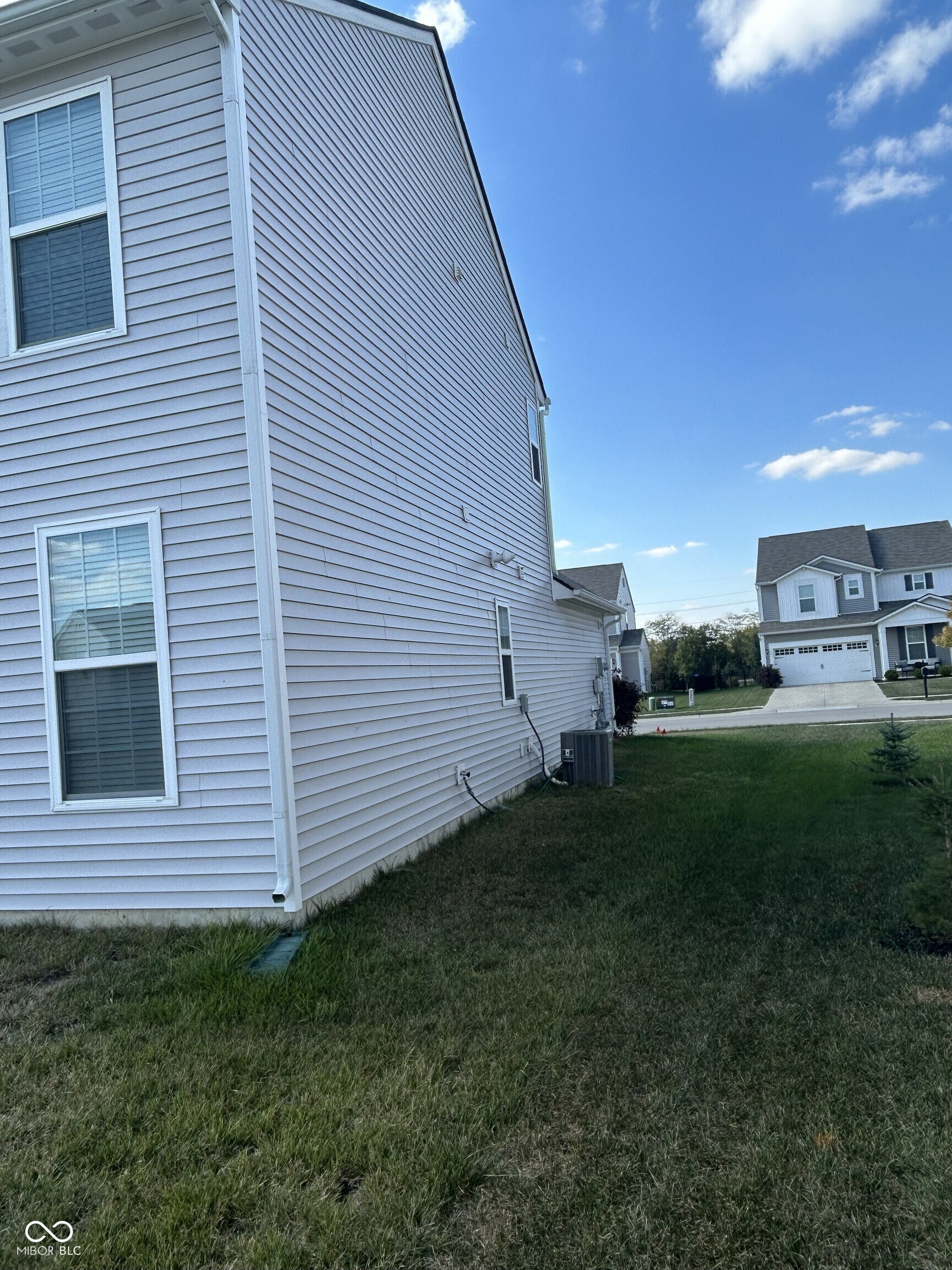 4557 Timberline Trail