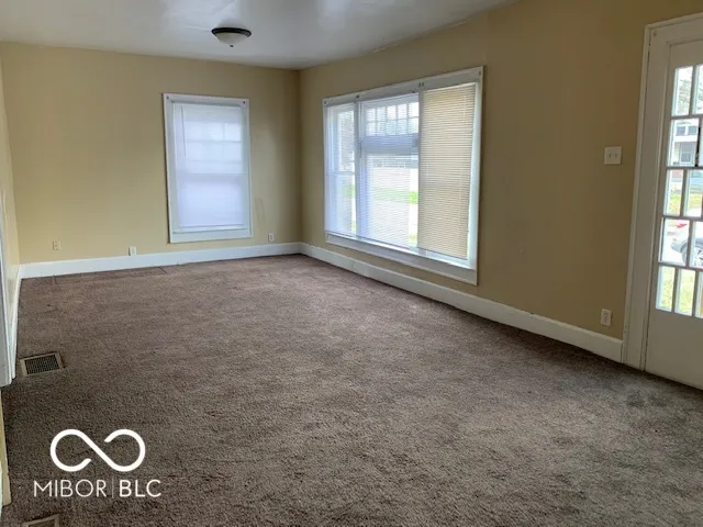 Indianapolis, Indiana 46201, United States, 4 Bedrooms Bedrooms, ,2 BathroomsBathrooms,Residential,Active,184957