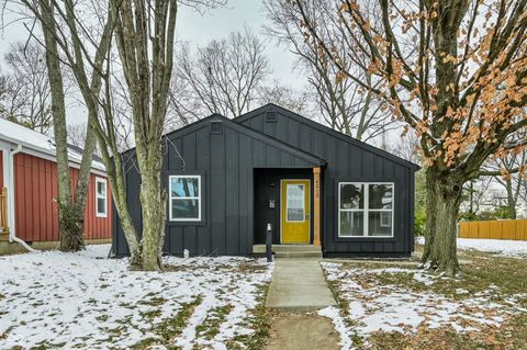 Photo of 4213 Kingsley Drive, Indianapolis, IN 46205 (MLS # 22072915)