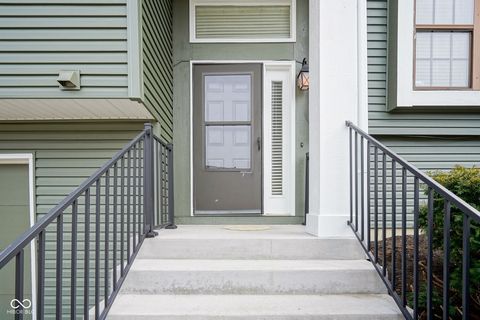 Photo of 9554 Bay Vista E Drive E, Indianapolis, IN 46250 (MLS # 22083885)