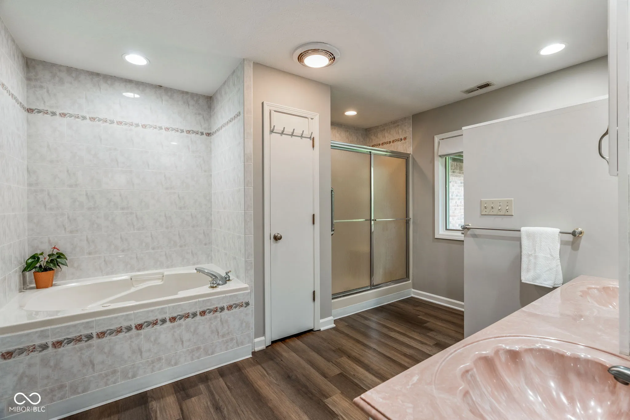 Westfield, Indiana 46074, United States, 3 Bedrooms Bedrooms, ,5 BathroomsBathrooms,Residential,Pending,145843