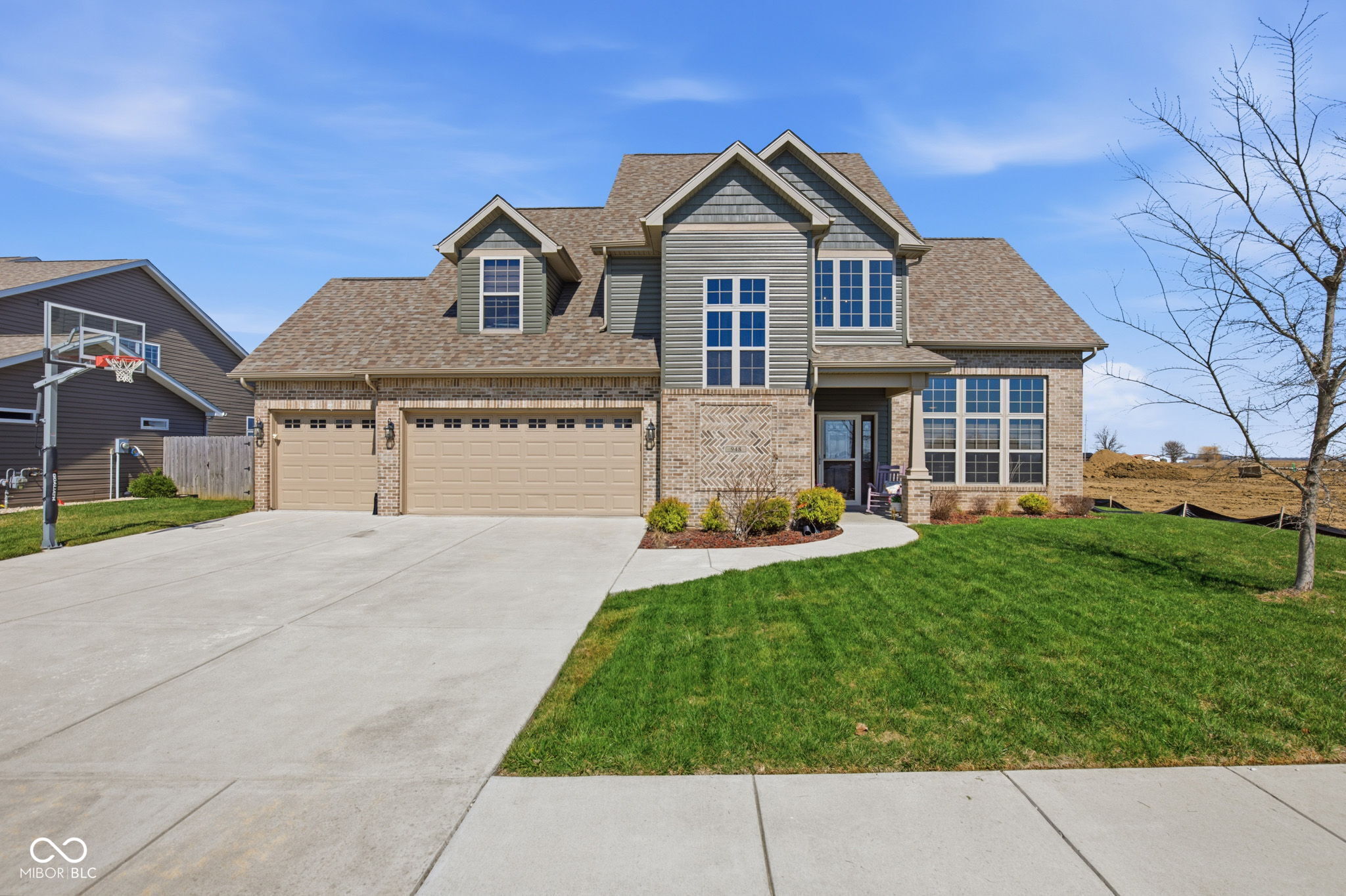 948 Foxglove Street