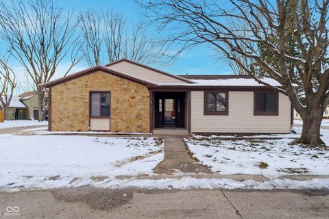 Photo of 2990 Horse Hill East Drive, Indianapolis, IN 46214 (MLS # 22075692)