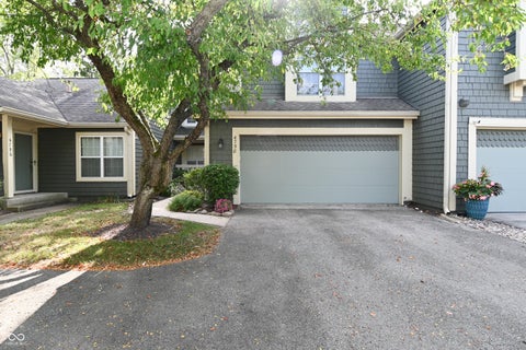 Photo of 4758 Stansbury Lane, Indianapolis, IN 46254 (MLS # 22124509)