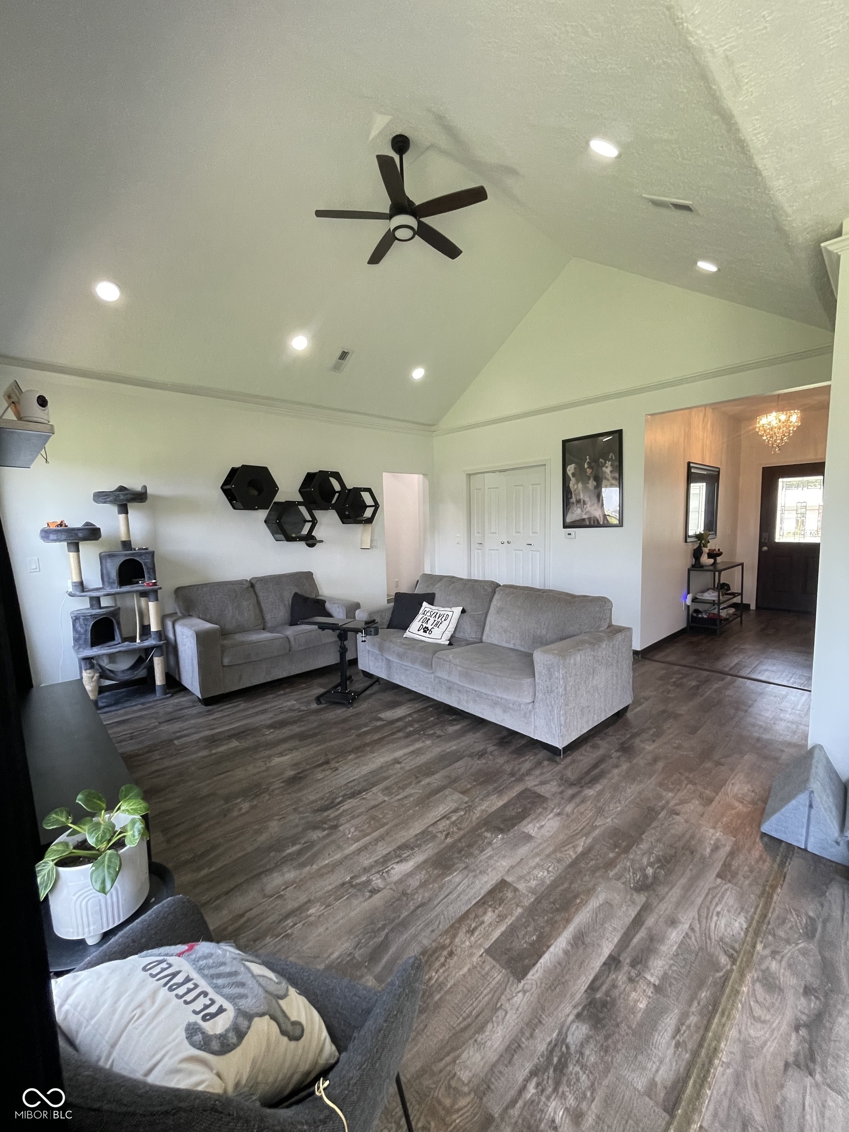 239 N Coventry Drive