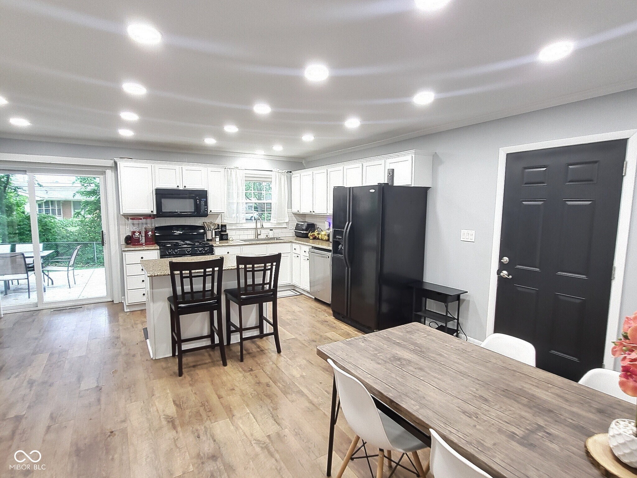 2741 Fairlawn Drive