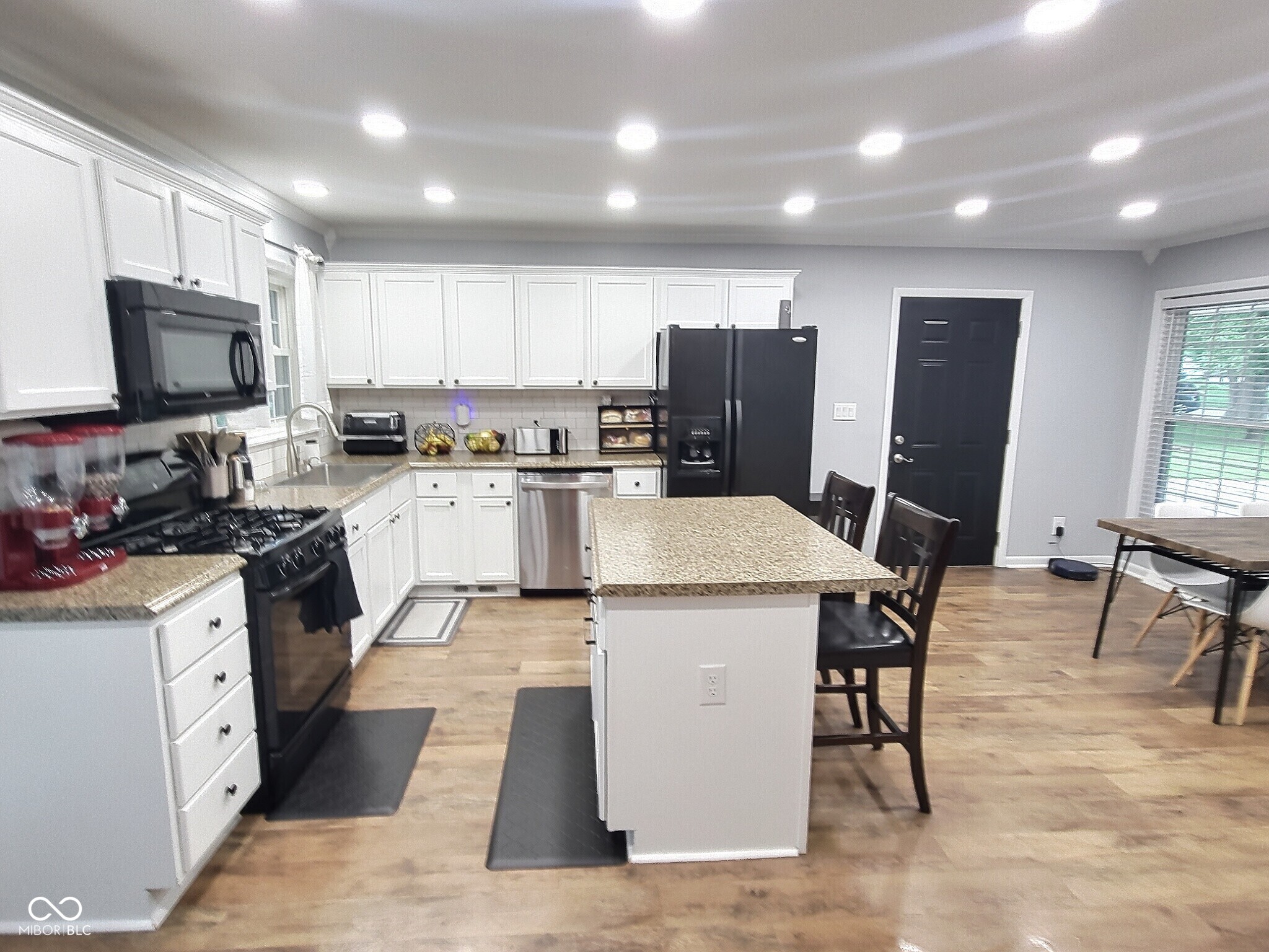 2741 Fairlawn Drive
