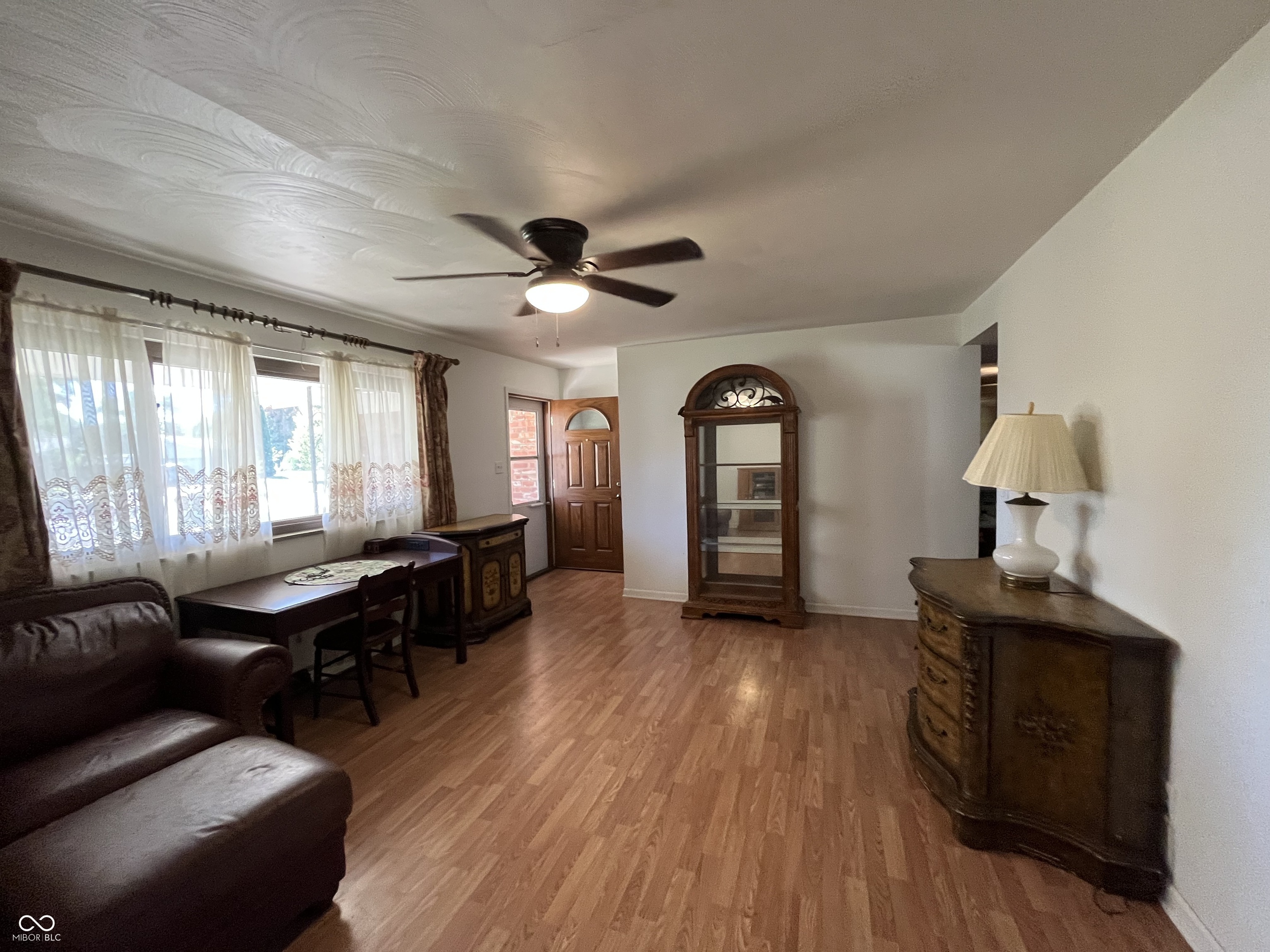 6461 Warren Lane