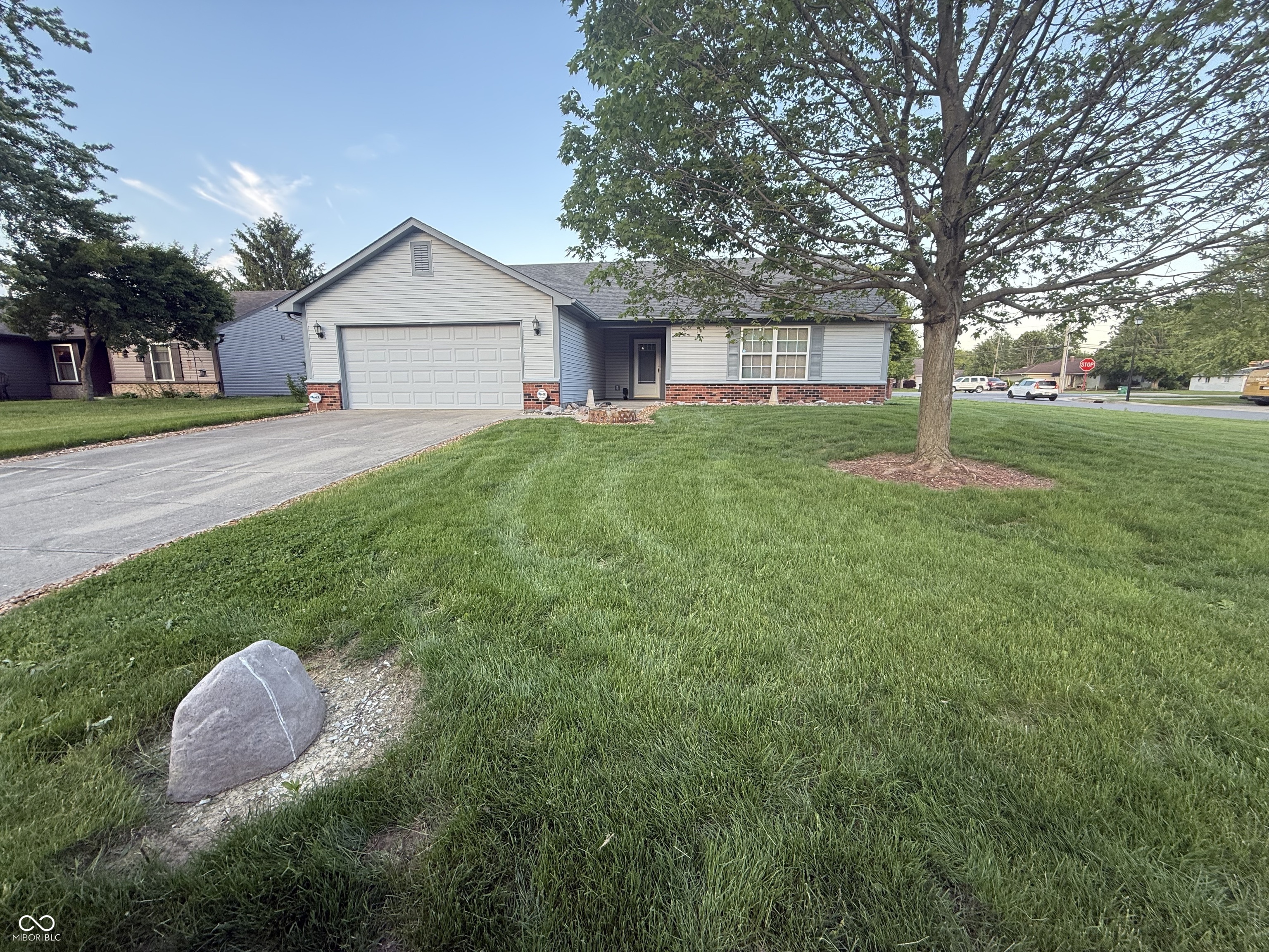 901 Peony Lane