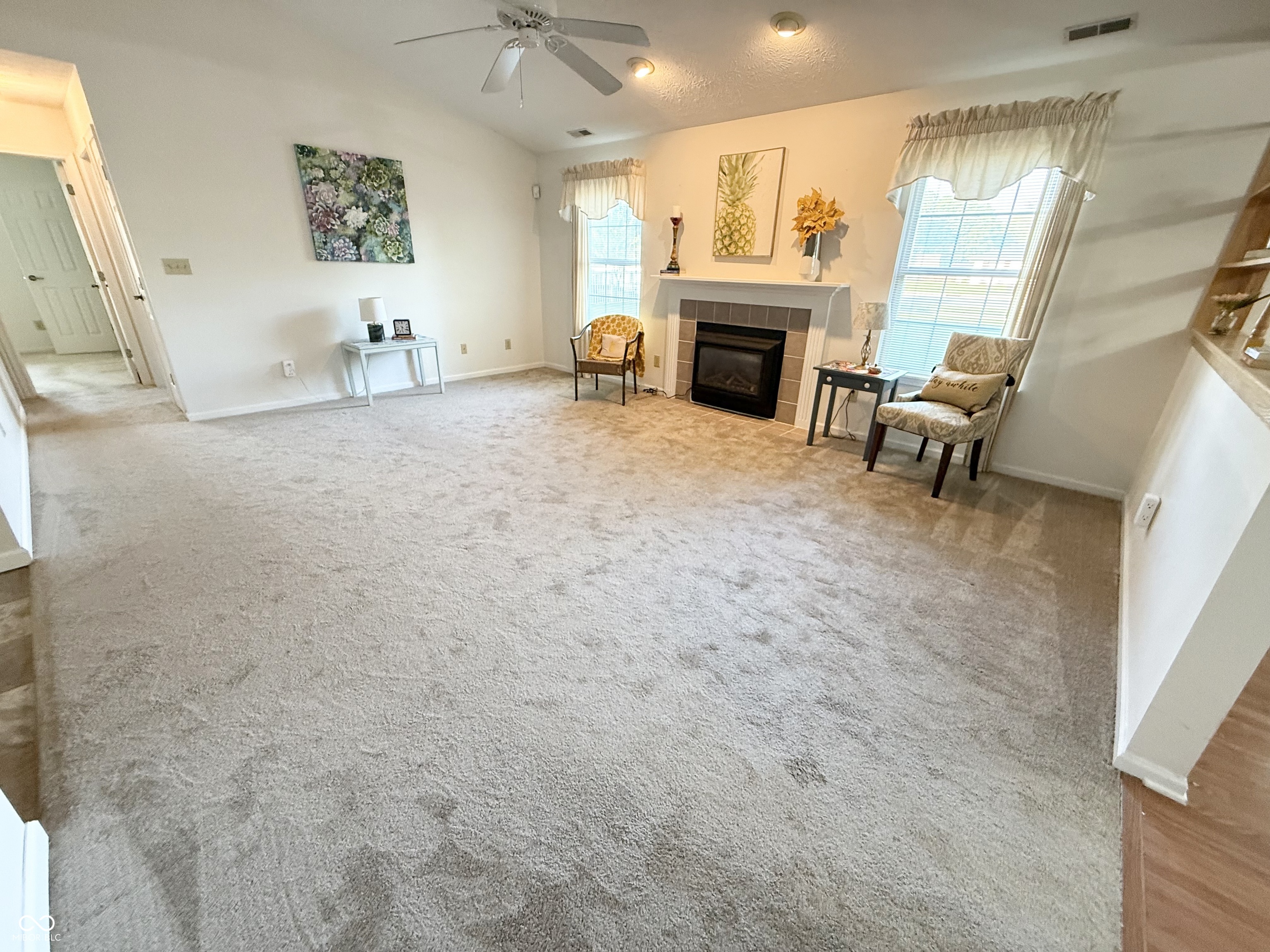901 Peony Lane
